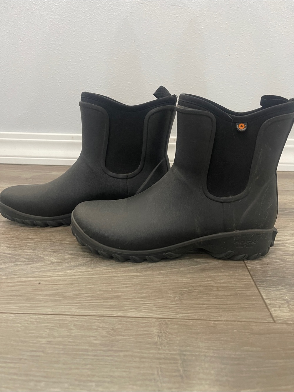 Bogs Women's Black Short Chelsea Rain Boots